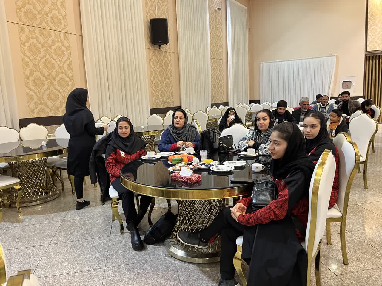 گزارش تصویری از شب خاطره‌انگیز قاضیان مستطیل سبز؛ جشن بزرگ خانواده آکادمی داوران اصفهان برگزار شد